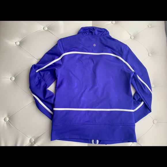 Lululemon Athletic Purple Jacket retail Price 129. - Picture 8 of 8